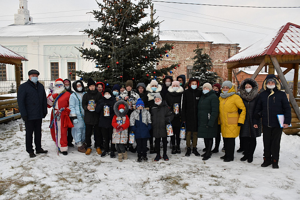 Николай Малов исполнил новогодние пожелания воспитанников Порецкого детского дома